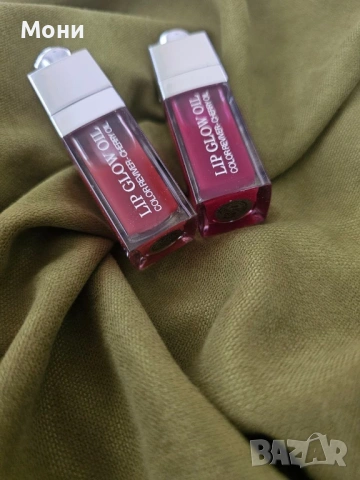 Това са продукти от серията Dior Addict Lip Glow Oil на марката Christian Dior.  Тези подхранващи ма