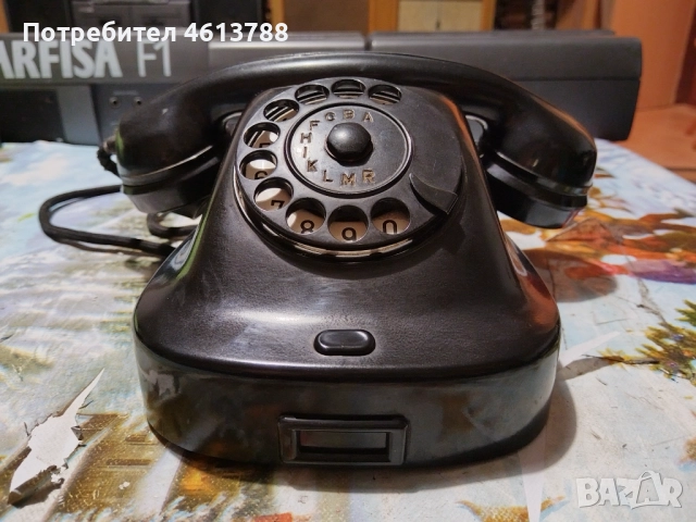 Ретро бакелитен телефон, снимка 2 - Антикварни и старинни предмети - 52529417