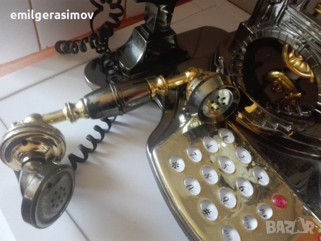Телефон с часовник и стари телефони., снимка 7 - Други - 40461429
