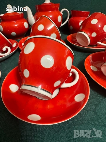 Съветски сервиз Барановски завод. Червен с бели точки, снимка 4 - Сервизи - 53218445
