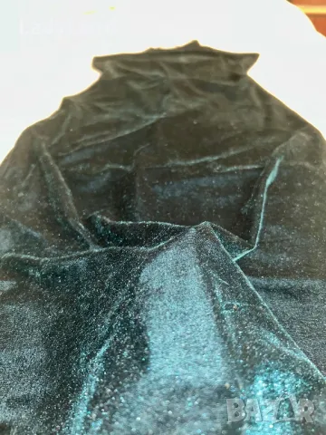 Кадифена рокля с гол гръб , снимка 3 - Рокли - 48126411