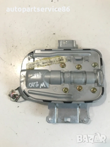 Предна лява врата за Mercedes E Class W210 (2001) 2108601105, снимка 2 - Части - 53888378