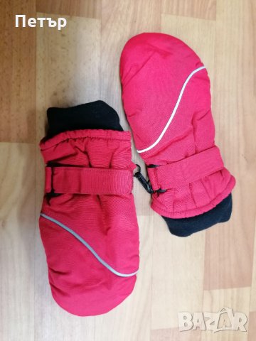 Продавам нови червени детски водоустойчиви ръкавици тип "лапа" с един пръст, снимка 1 - Шапки, шалове и ръкавици - 35137892