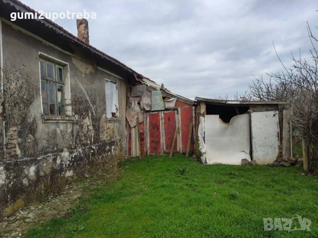 Продавам Дворно Място 3397кв.м с Масивна Стара Къща 60кв.м и Стопански Постройки, снимка 6 - Къщи - 54058151