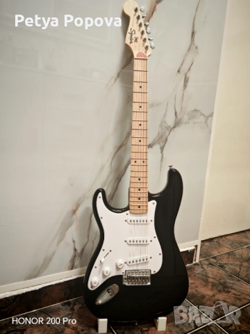 Китара за лява ръка stratocaster на fender square