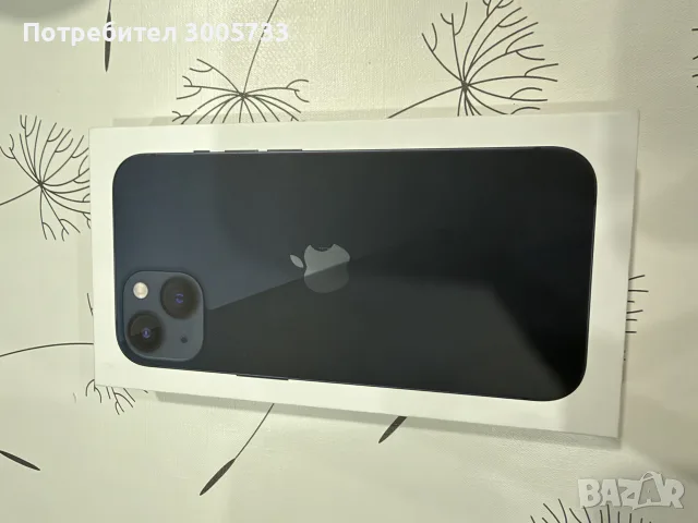 iPhone 13 в перфектно състояние и готов за използване и два кекса доставка