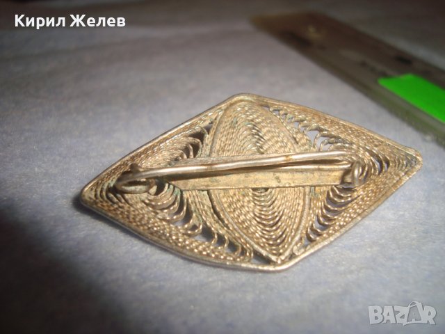 19 Век ФИЛИГРАННА СРЕБЪРНА РЕТРО БРОШКА МНОГО ВИСОКА ПРОБА СРЕБРО с ЕСТЕСТВЕН ФАСЕТИРАН ГРАНАТ 32435, снимка 15 - Антикварни и старинни предмети - 38352010