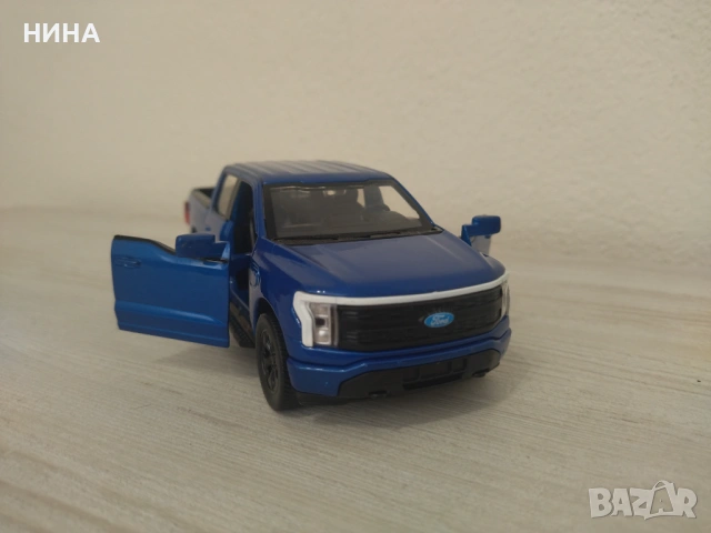 Метална количка Ford F150 Platinum !!!, снимка 2 - Колекции - 53045907