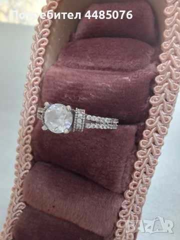 ДАМСКИ ЗЛАТЕН ПРЪСТЕН БЯЛО ЗЛАТО 14К.