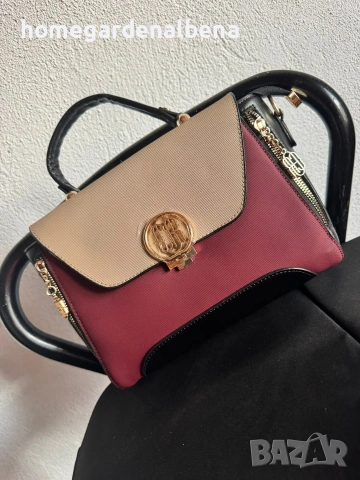 Дамска чанта бордо бежово текстил златна закопчалка черни дръжки