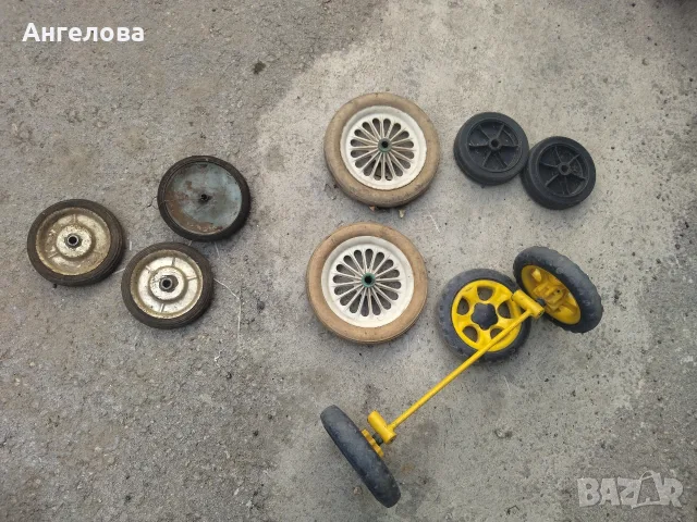 Продавам колеленца