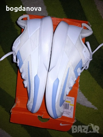 Нови оригинални маратонки Nike, 39 номер, снимка 3 - Маратонки - 53992742