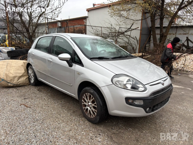 Fiat Grande Punto - 1.4 - Бензин - За части, снимка 2 - Автомобили и джипове - 54351783