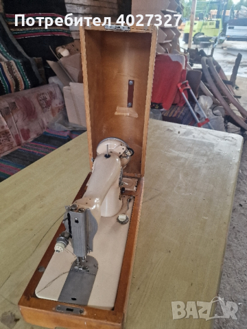 стара шевна машина Калинина- руска, снимка 3 - Антикварни и старинни предмети - 44728726