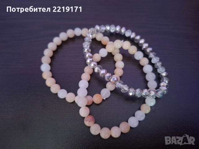 Комплект гривни от естествени камъни и стъклени кристали, снимка 3 - Гривни - 51684305