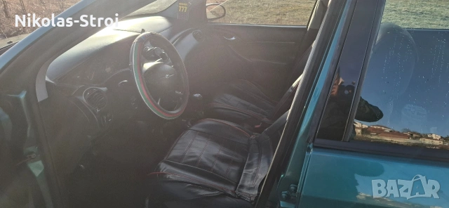 Ford Focus 1.6 ГАЗ/Бензин, снимка 7 - Автомобили и джипове - 53202829