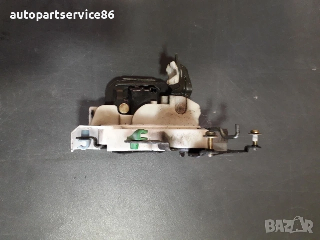 Заключващ механизъм за задна лява врата за Subaru Forester (2001) UZ6, снимка 3 - Части - 54238180