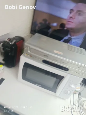 Комбинирано видео и DVD