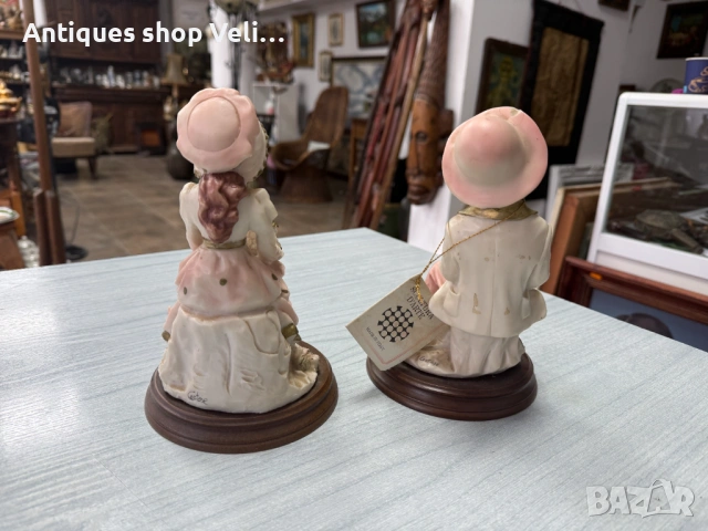 Чифт колекционерски фигури Capodimonte №8078, снимка 4 - Антикварни и старинни предмети - 54076355