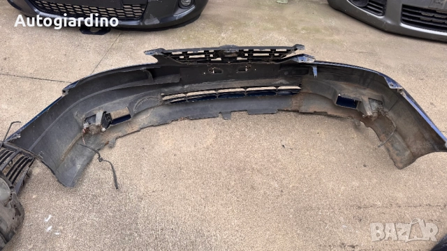 Предна Броня за Toyota Avensis 2002, снимка 2 - Части - 52067101