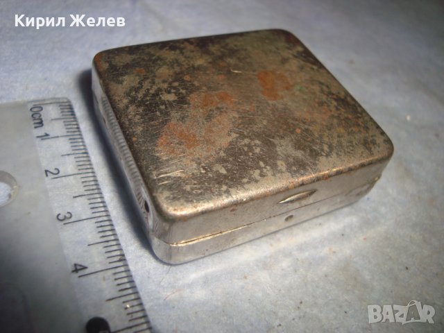 СТАРИННА МЕТАЛНА КУТИЙКА за БИЖУТА или ДРУГО с ПЛЮШ ОТВЪТРЕ РЯДКА ИЗРАБОТКА 30954, снимка 2 - Антикварни и старинни предмети - 38138852