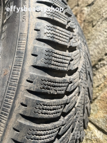 Зимни гуми 195/65/15, снимка 2 - Гуми и джанти - 52735791