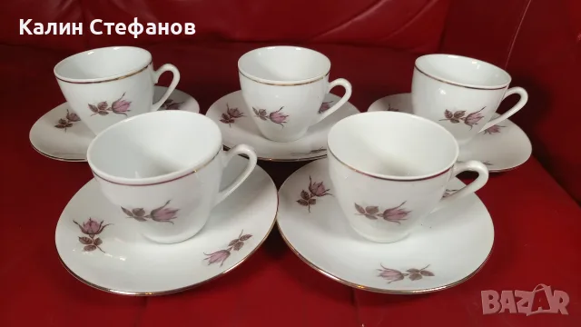 Български порцеланови чашки с чинийките си за кафе по 5 бр