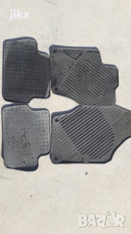 Оригинални гумени стелки за PEUGEOT 308 2013г, снимка 3 - Аксесоари и консумативи - 42923976