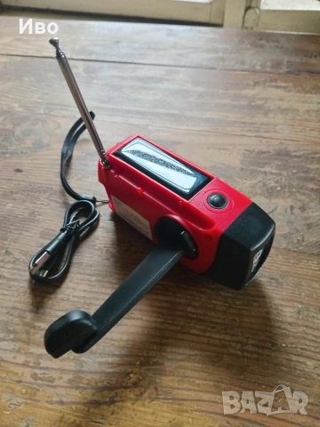 Соларно радио с динамо и фенер - чисто ново , снимка 4 - Друга електроника - 54081483