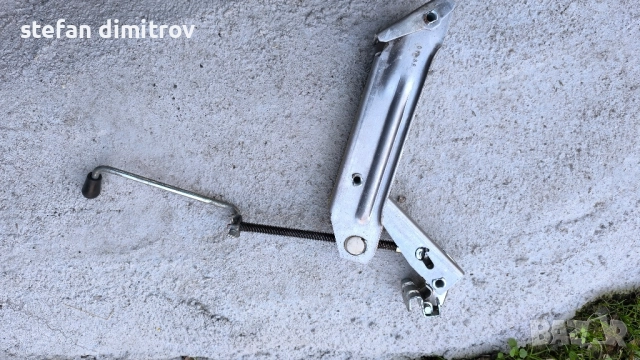 Оригинален Крик Audi A3 8L Audi A4 B6 B7 Audi A6 C5 / 8L0 011 031 A / 8L0 011 031 A, снимка 3 - Аксесоари и консумативи - 52436520