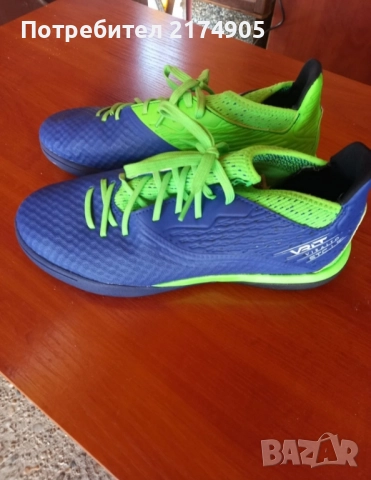 Футболни обувки тип стоножки Kipsta 39 номер, снимка 1