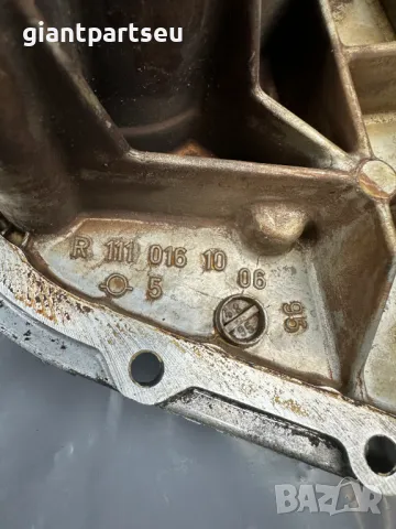 Капак Двигател за Мерцедес Mercedes-benz W202 W124 R1110161006, снимка 2 - Части - 49167726