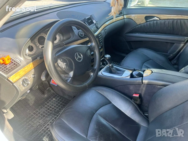 Mercedes Benz E280, снимка 8 - Автомобили и джипове - 53899929