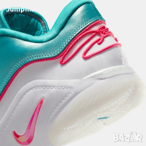 Nike LeBron XXII 22 XMAS, снимка 5 - Маратонки - 54159451