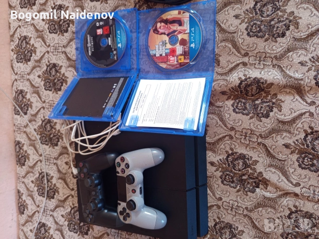 PS4 Конзола + 2 игри и всички нужни кабели, снимка 2 - PlayStation конзоли - 54106066