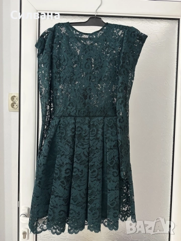 Дантелена рокля
