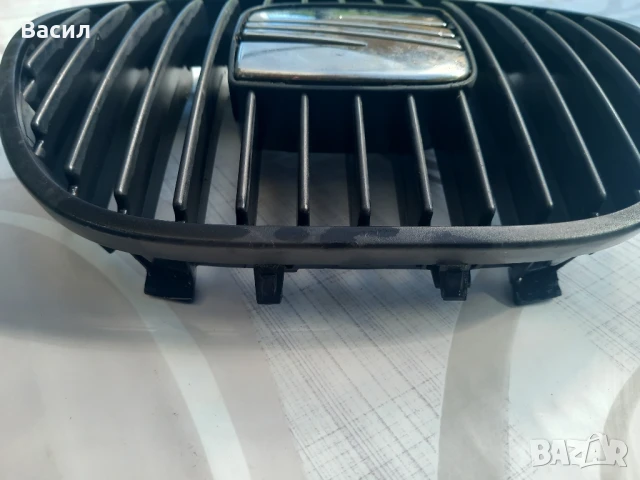 Емблема и решетка за Сеат Ибиза 2002/2008, оригинална , снимка 2 - Части - 51224463