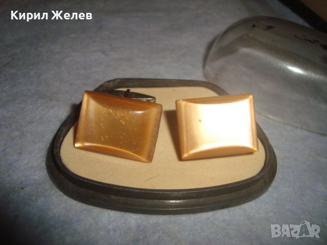 ПОЗЛАТЕНИ СТАРИ БУТОНЕЛИ с КАТАЛИН в КУТИЙКА РЕТРО КОПЧЕТА за РЪКАВЕЛИ 12331, снимка 4 - Антикварни и старинни предмети - 37590793