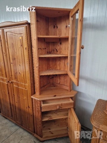 Масивна Витрина с Осветление- внос от Германия! , снимка 5 - Секции и витрини - 52164718