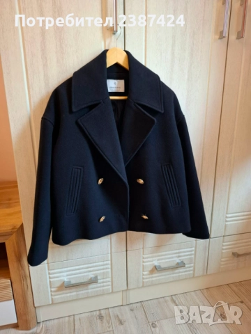 Вълнено дамско късо палто STRADIVARIUS