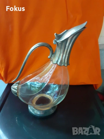 Прекрасна ловна кана графа с формата на патица