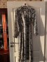  елегантна ежедневна леопардова зебра принт рокля V образно деколте зебра Stradivarius Л L размер, снимка 1 - Рокли - 42422931