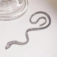 Удивително Красива Обеца за Ухо във Формата на Блестяща Змия в Сребрист Цвят КОД е262, снимка 3 - Обеци - 40724864
