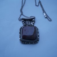 Винтидж медальон бял  метал с ахат, снимка 5 - Антикварни и старинни предмети - 34895299
