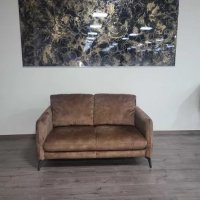 Дизайнерски кафяв диван от плат кадифе двойка, снимка 1 - Дивани и мека мебел - 42422504