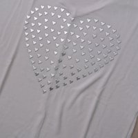 Бяла блуза със сърце от малки метални сърчица, снимка 2 - Блузи с дълъг ръкав и пуловери - 30797400