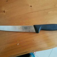 Нож  Victorinox, снимка 1 - Прибори за хранене, готвене и сервиране - 30672722