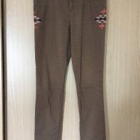 Панталон с бродерия MANGO, снимка 1 - Панталони - 32144560