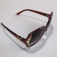 Дамски слънчеви очила Cristian Leroy италиански , снимка 4 - Слънчеви и диоптрични очила - 44716724