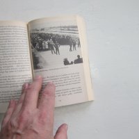 Армейска военна книга 2 световна война   Хитлер  20, снимка 4 - Специализирана литература - 31158639